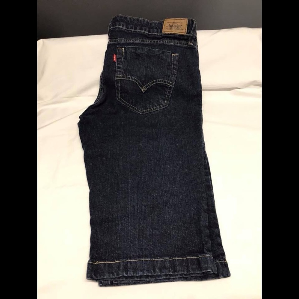 Levi’s Blue Jean Capris New